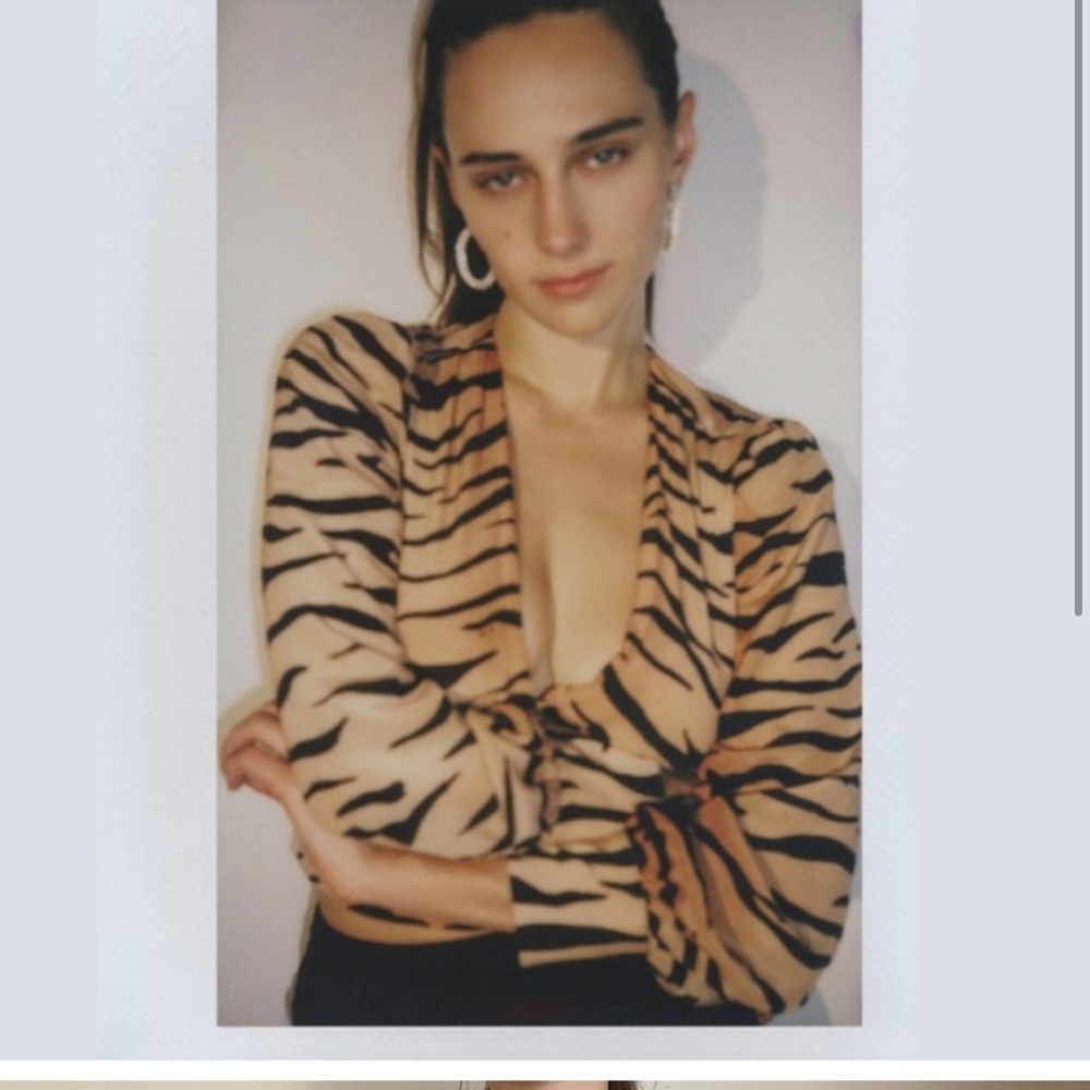 Realisation Par Tiger Shirt